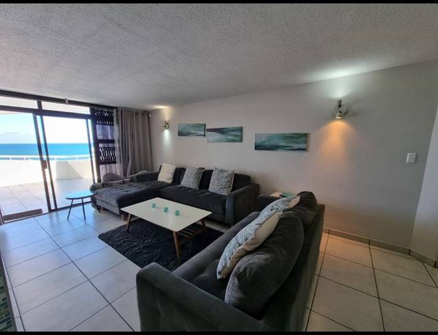 3 BEDROOM APARTMENT FOR SALE IN UVONGO BEACH